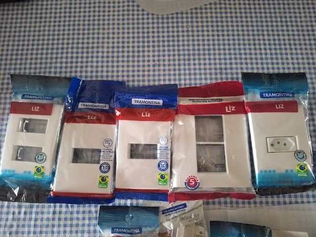 kit interruptores, tomadas, placas e espelhos Tramontina. LACRADOS! - Foto 3