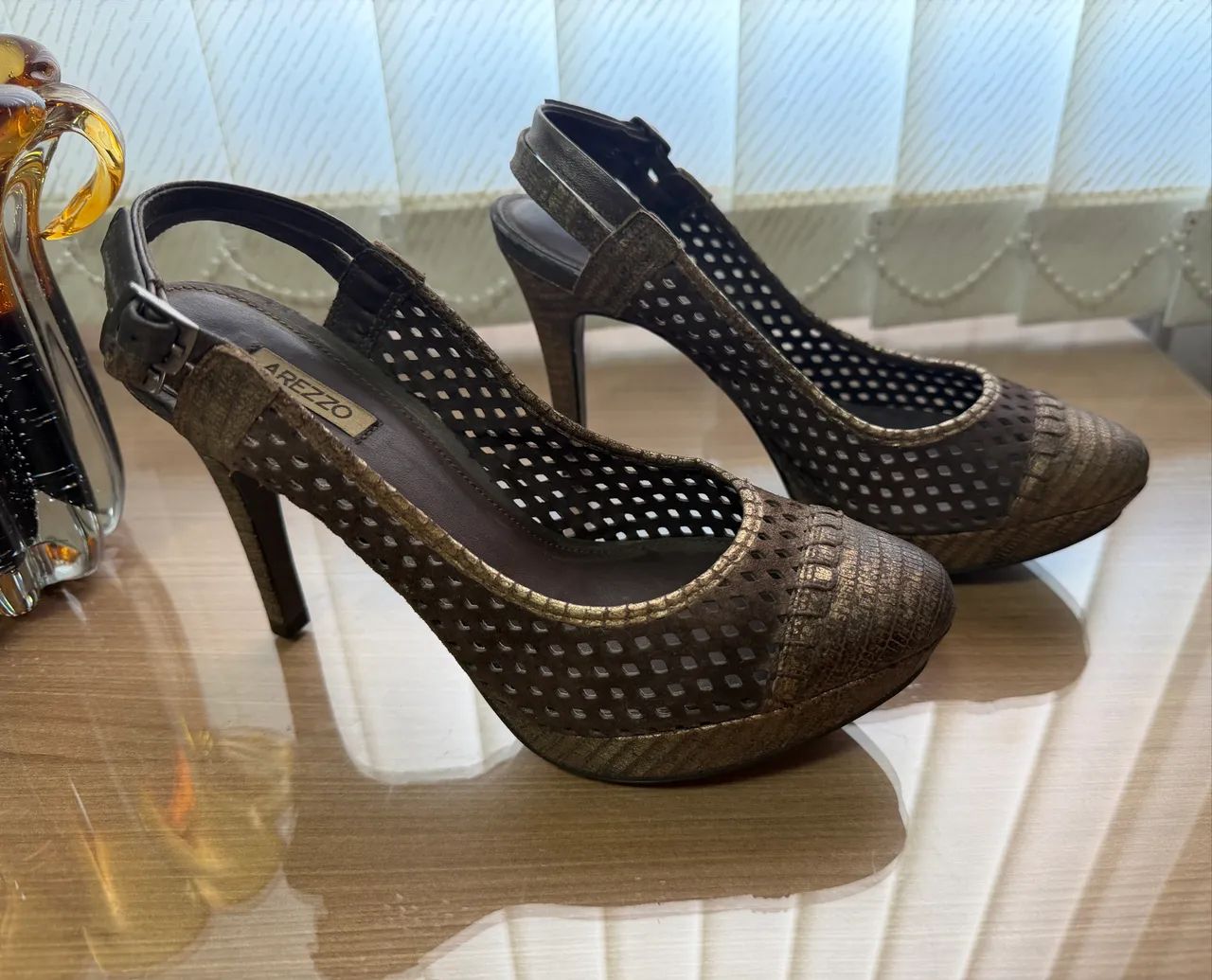 Sapato Arezzo couro legítimo 