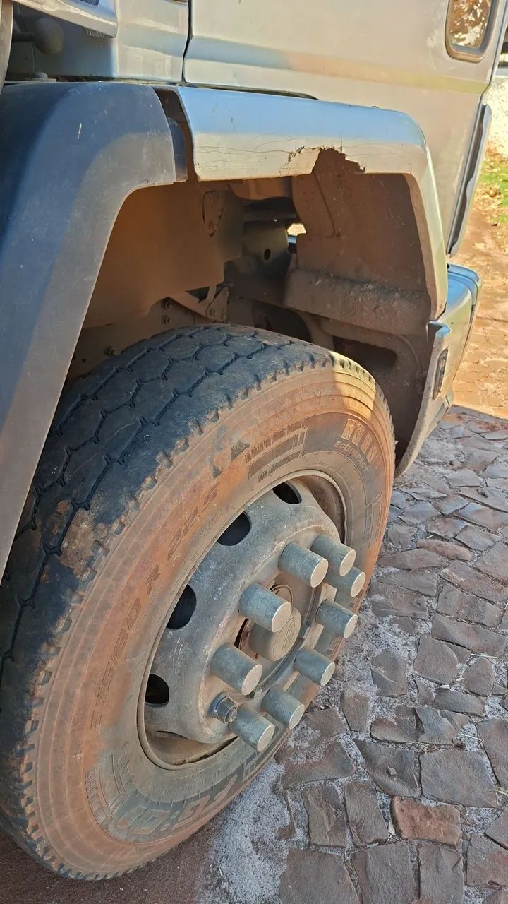 Vendo caminhão Caçamba  - Foto 2