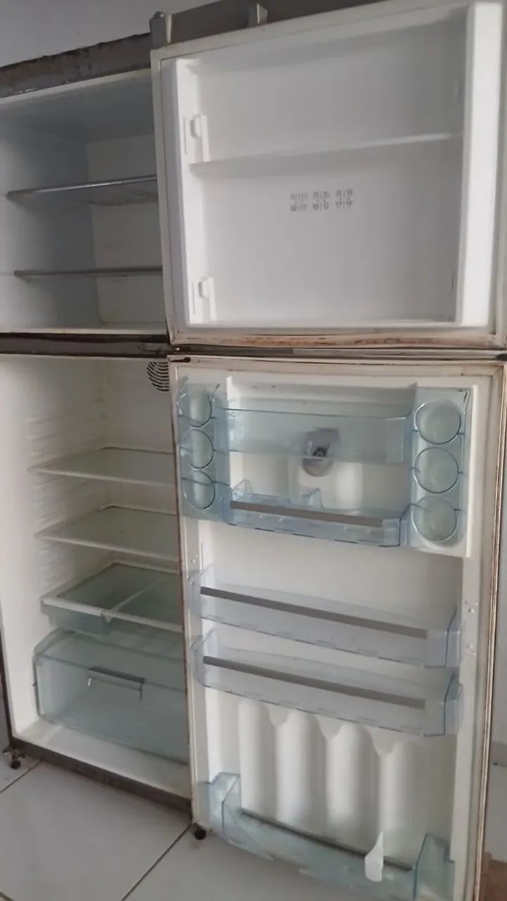 Adesivo e reparos em geladeiras e fogões  - Foto 2
