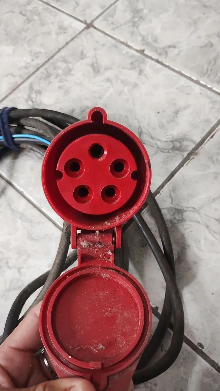Tomada industrial 
