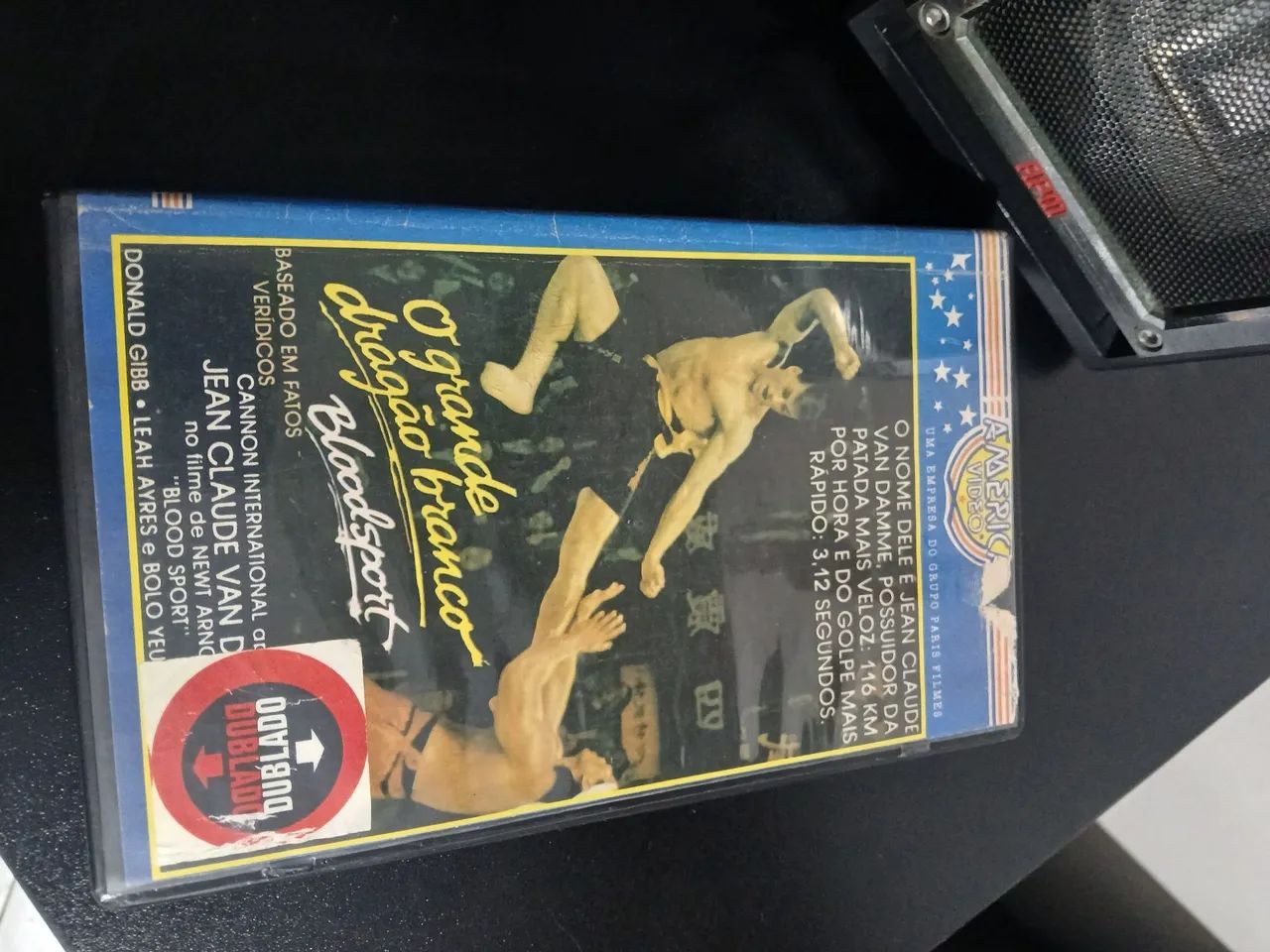 Vhs o grande dragao branco dublado. 