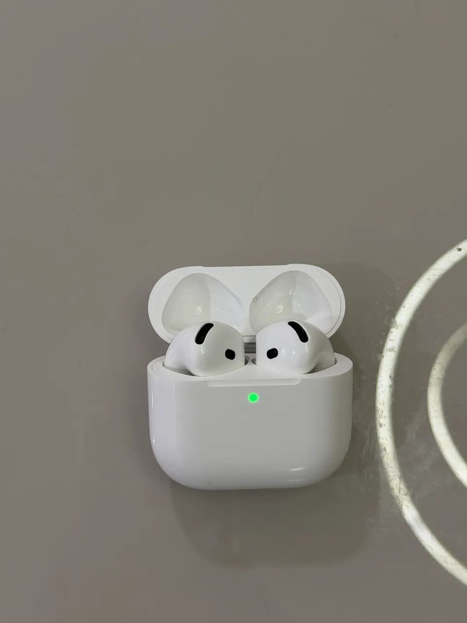 AirPods 4
