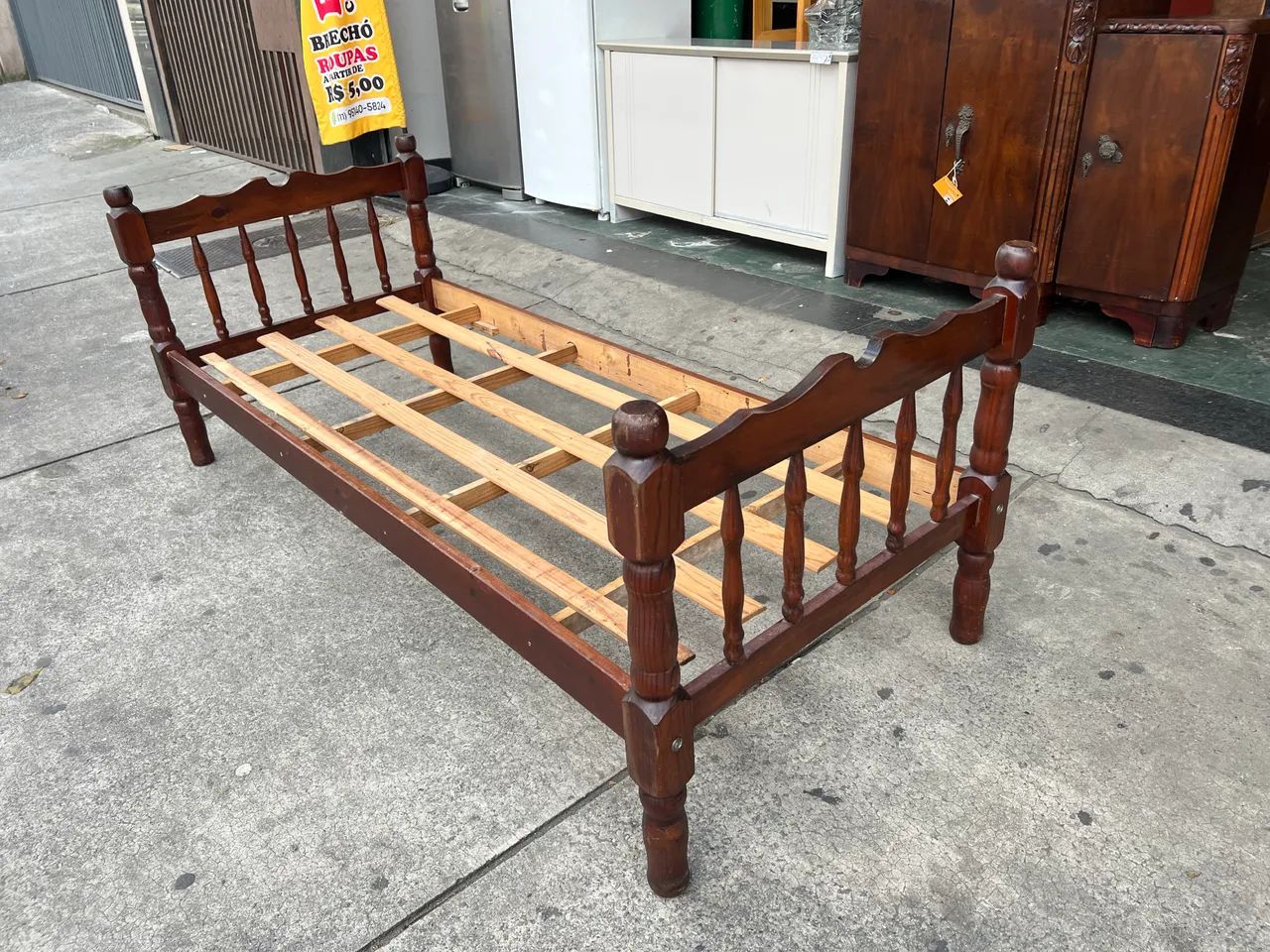 Cama de Solteiro em Madeira 78x188