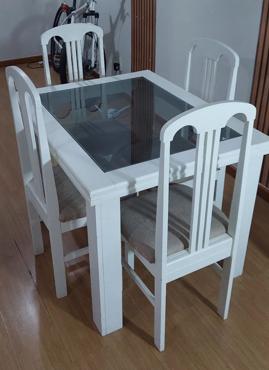 MESA 4 CADEIRAS