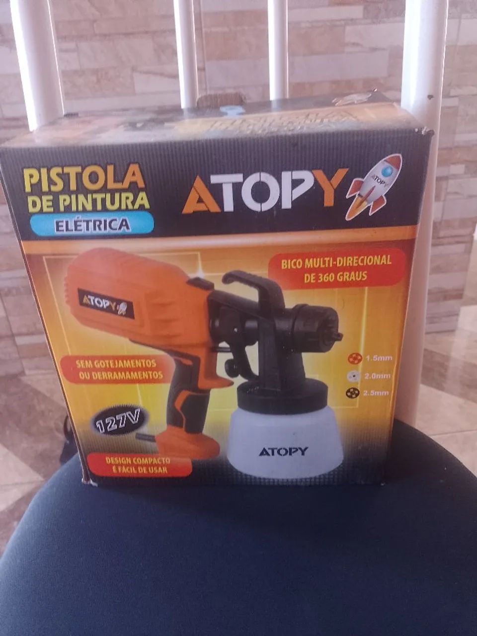 VENDO OU TRICO   PISTOLA ELÉTRICA DE PINTURA .. STOP.  POR. 300. REAIS