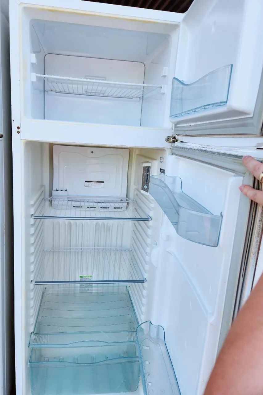 Vendo geladeira 1 - Foto 2