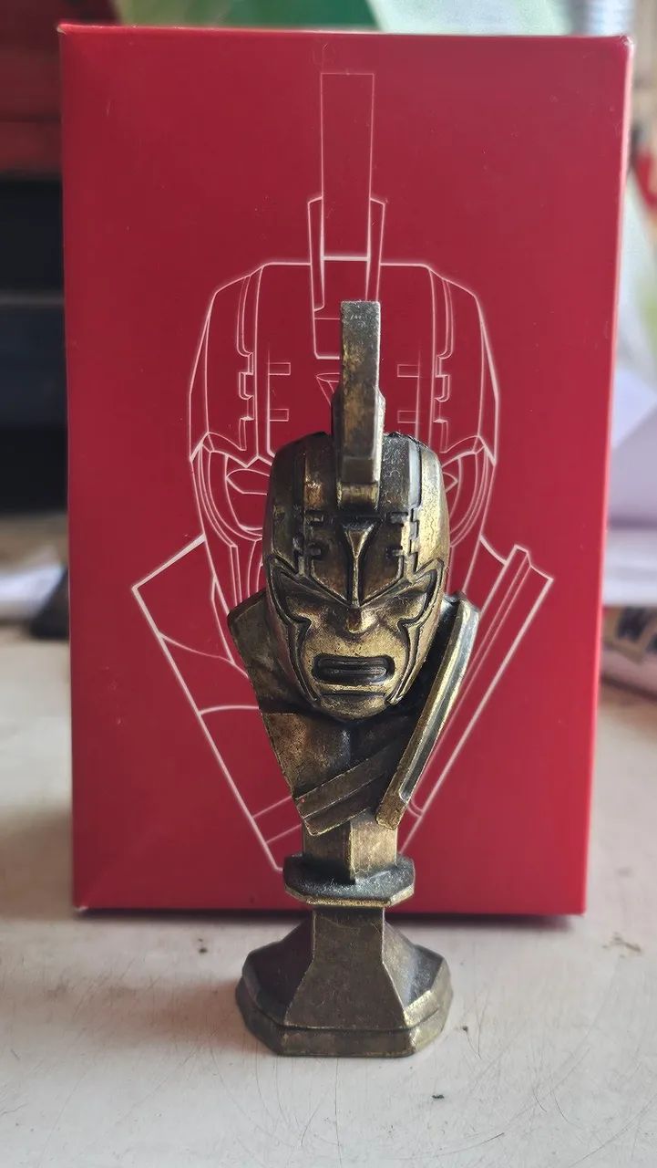 Mini Busto Vibranium Collectibles #3 Hulk Omelete Box