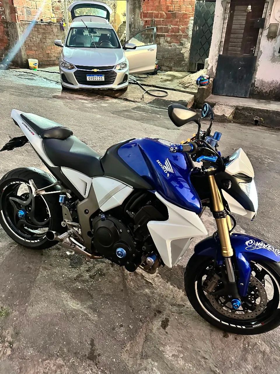 Vendo cb1000r ano 2011