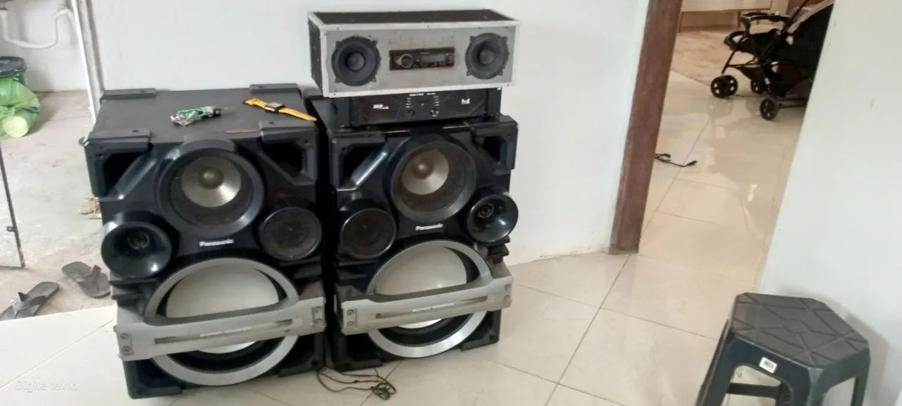 Som potente com conexão bluetooth 