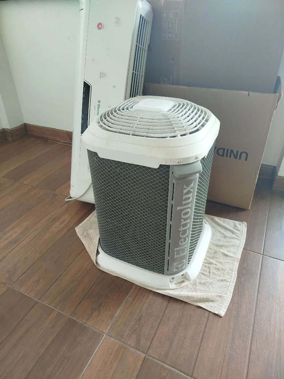 Vendo ar condicionado Eletrolux 9.000 usado quente e frio - Foto 3