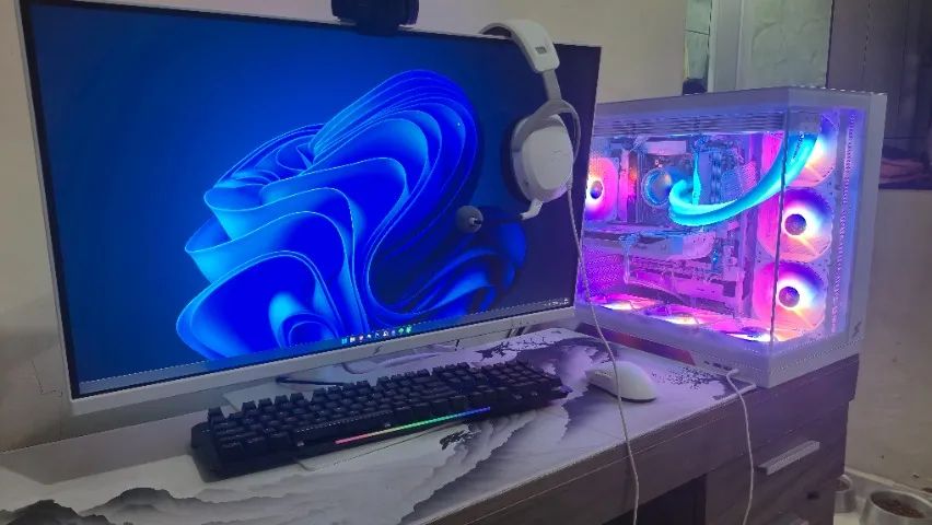 PC Gamer White High End
