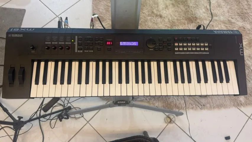 Teclado Yamaha MX61  