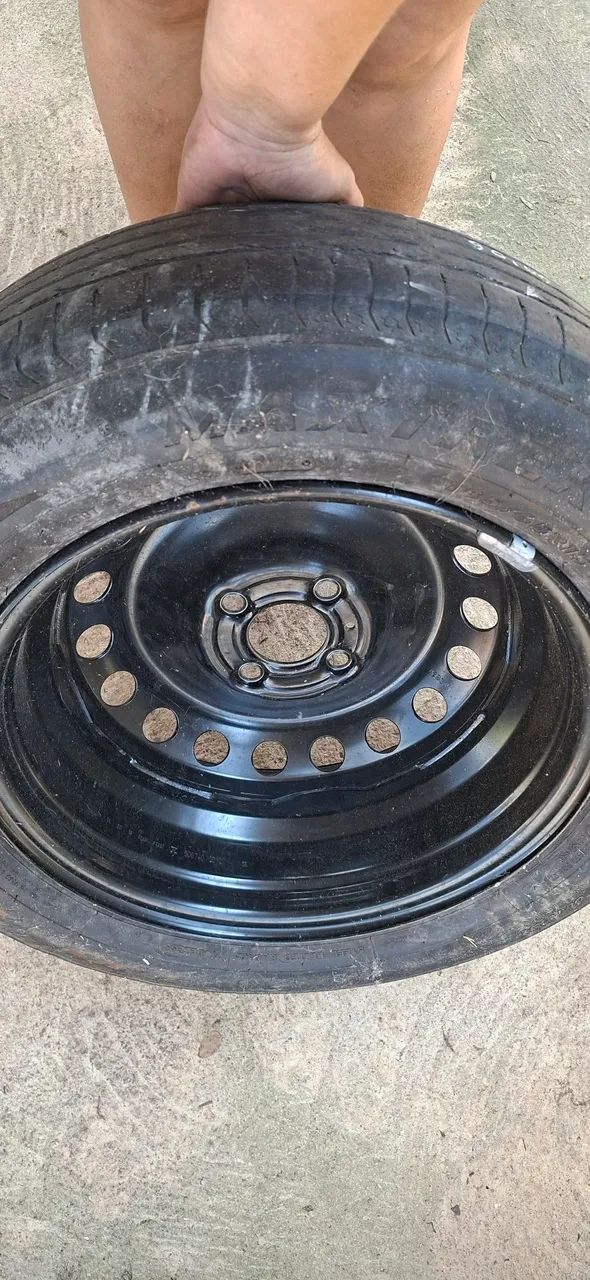 Pneu *Modelo:* 185\65 R 15 <br> - Foto 2