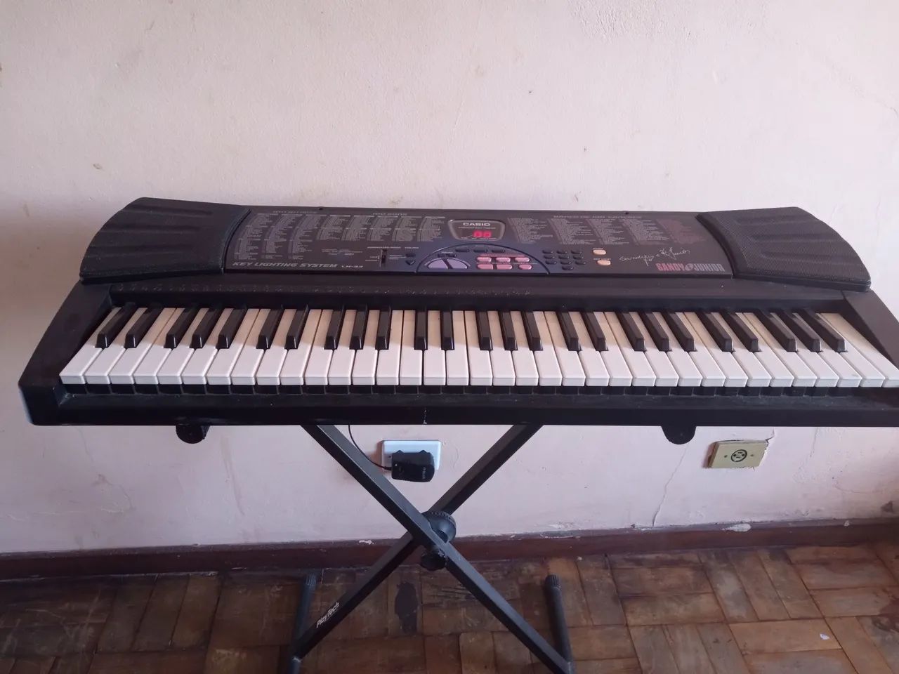 Vendo teclado ou troco música Casio  - Foto 3