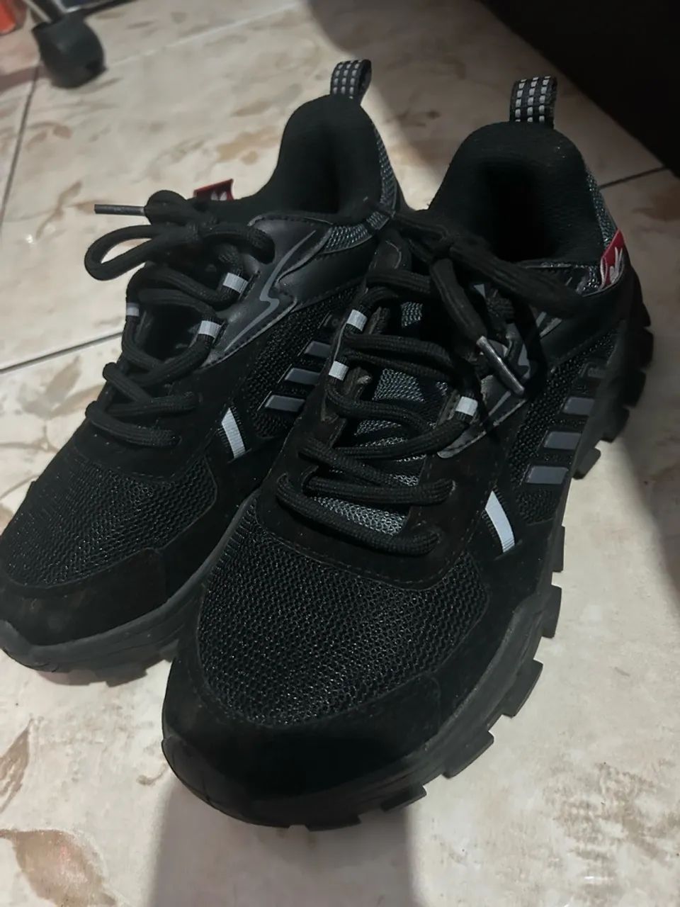 Tênis Adidas 
