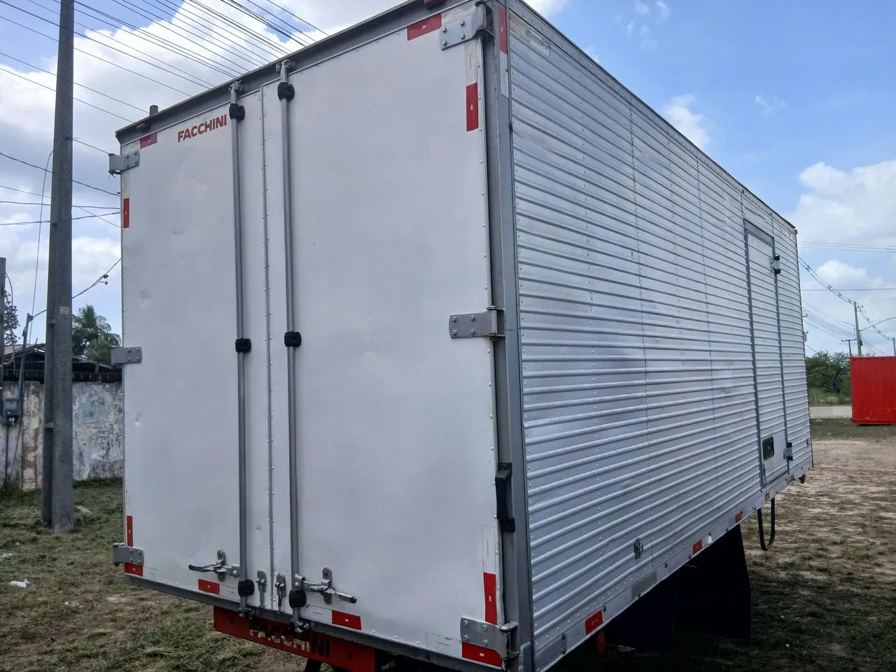 Vendo baú 3/4 5.40 de comprimento 22.000,00 - Foto 3