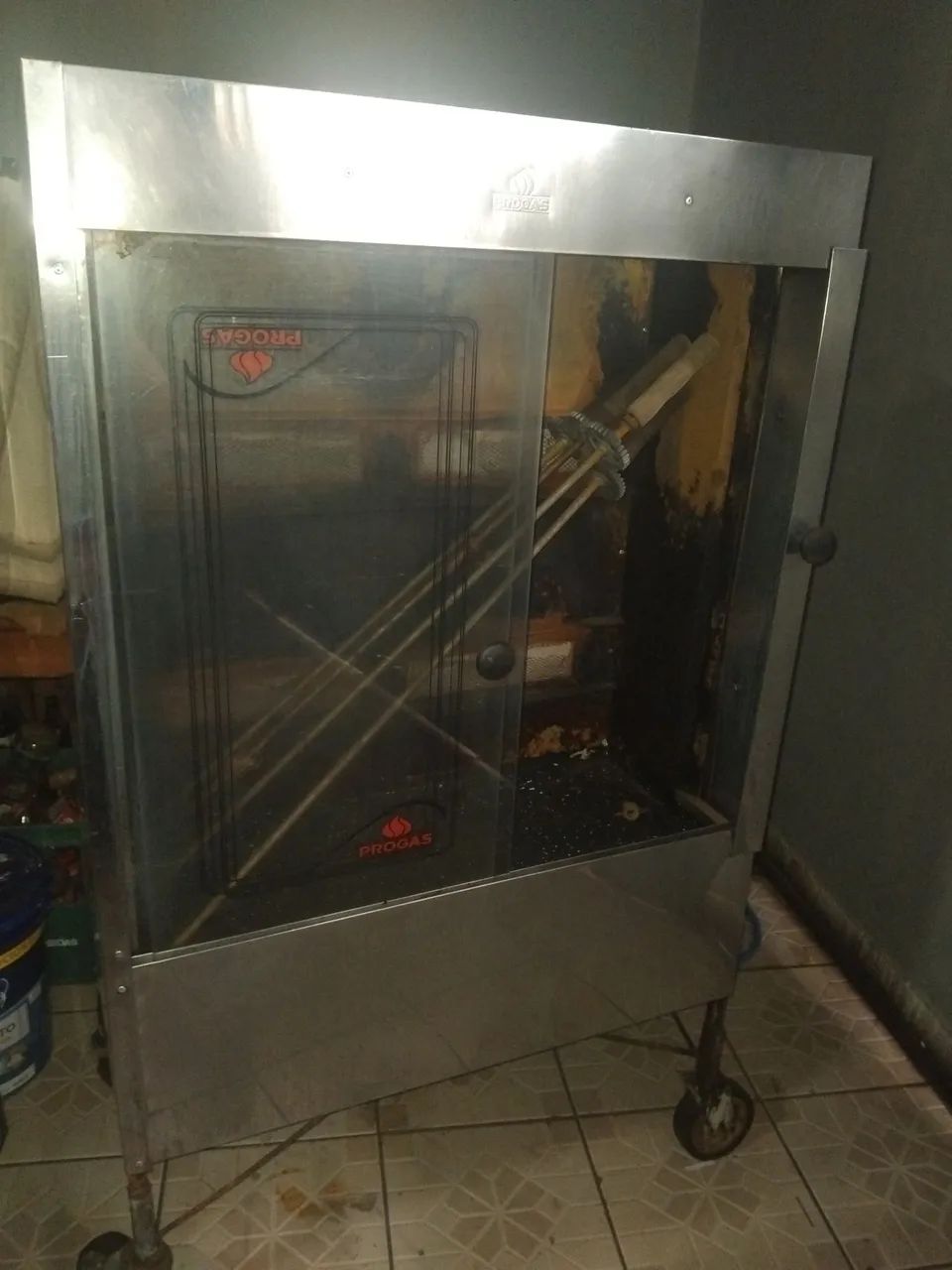Máquina de assar frango 