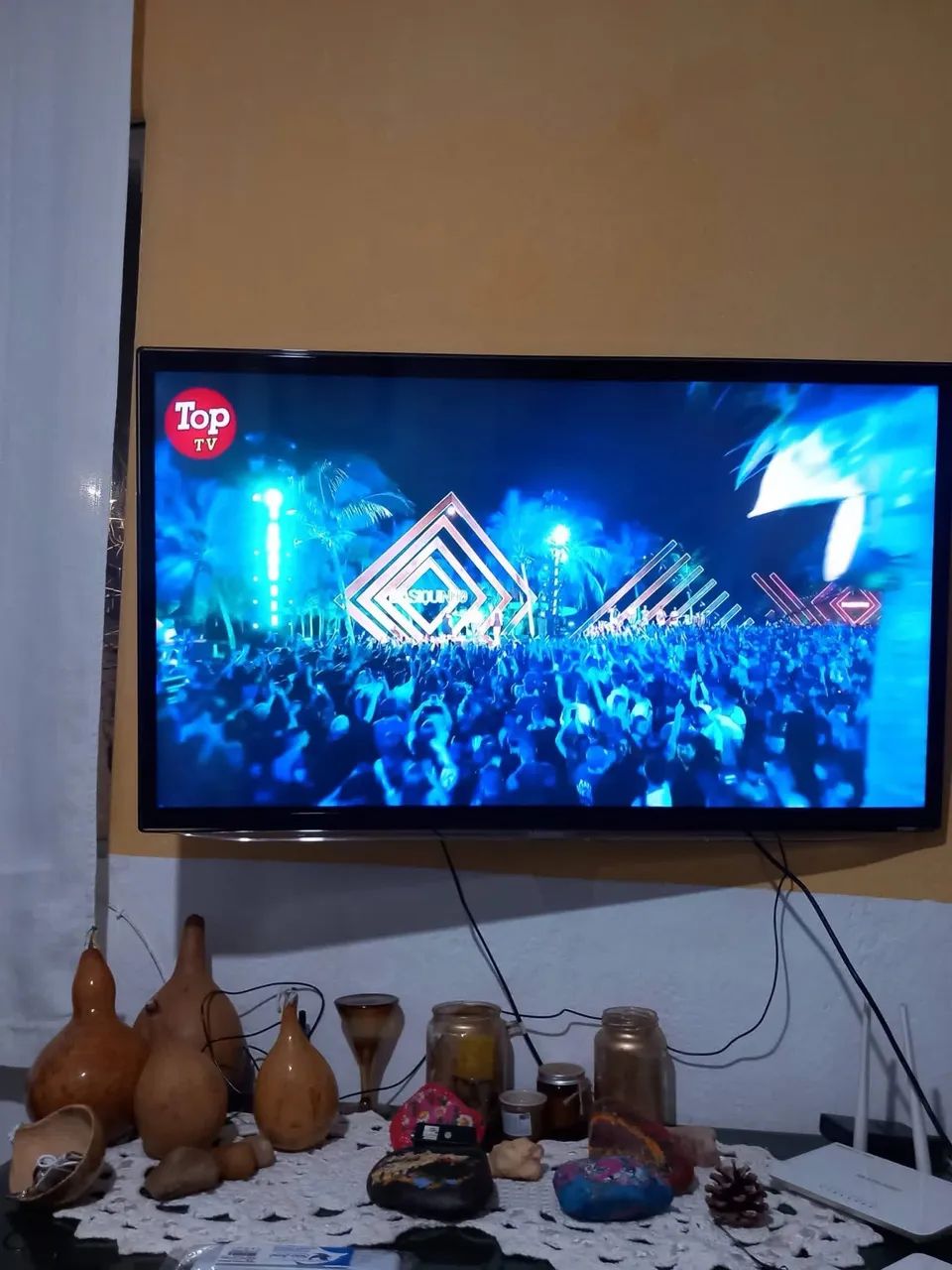  Smart TV LED de 40 polegadas Full HD da Samsung, com o código de modelo UN40ES6100G. - Foto 2