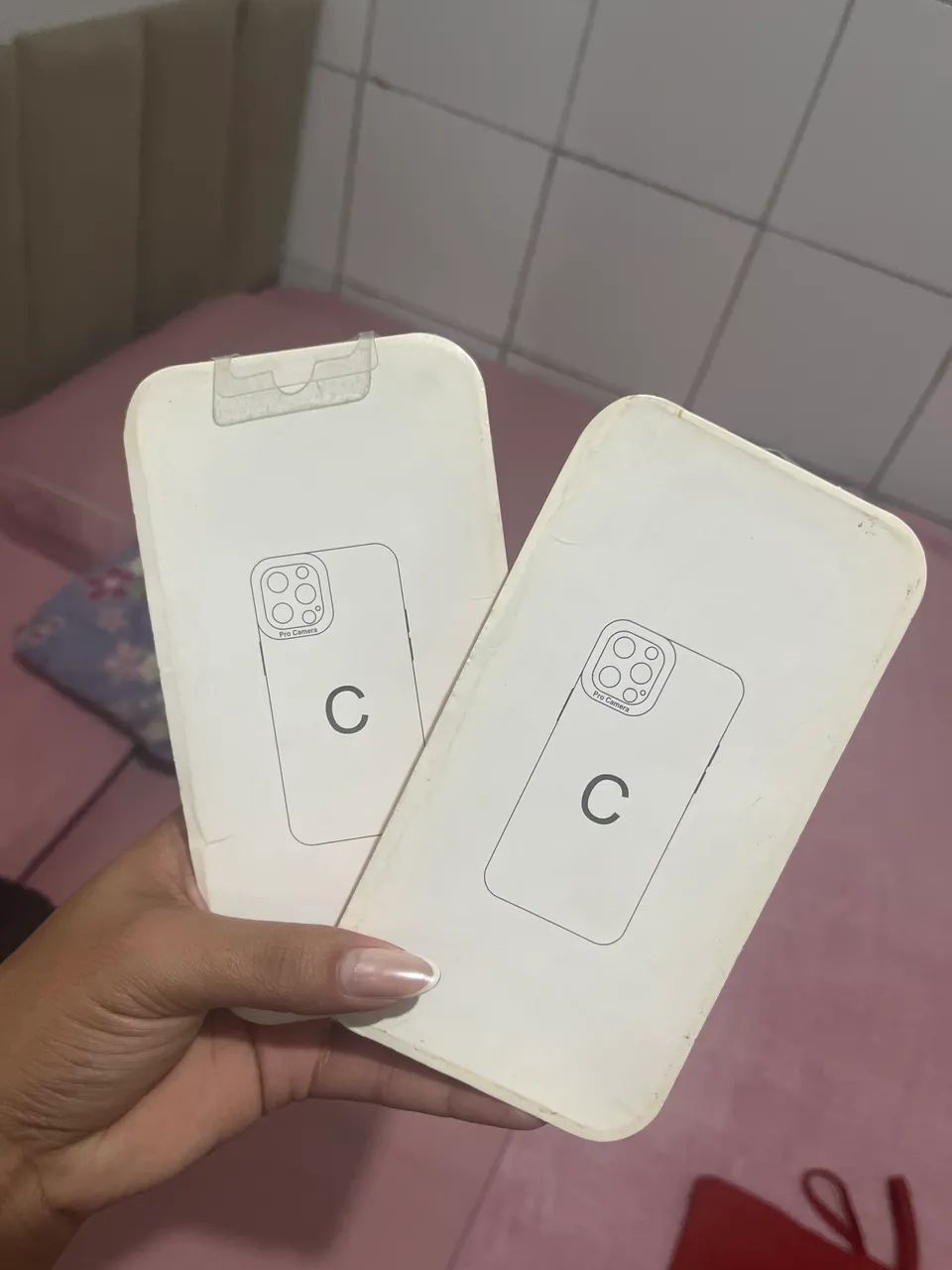 Capa protetora aveludada iPhone 13 Pro - Foto 3