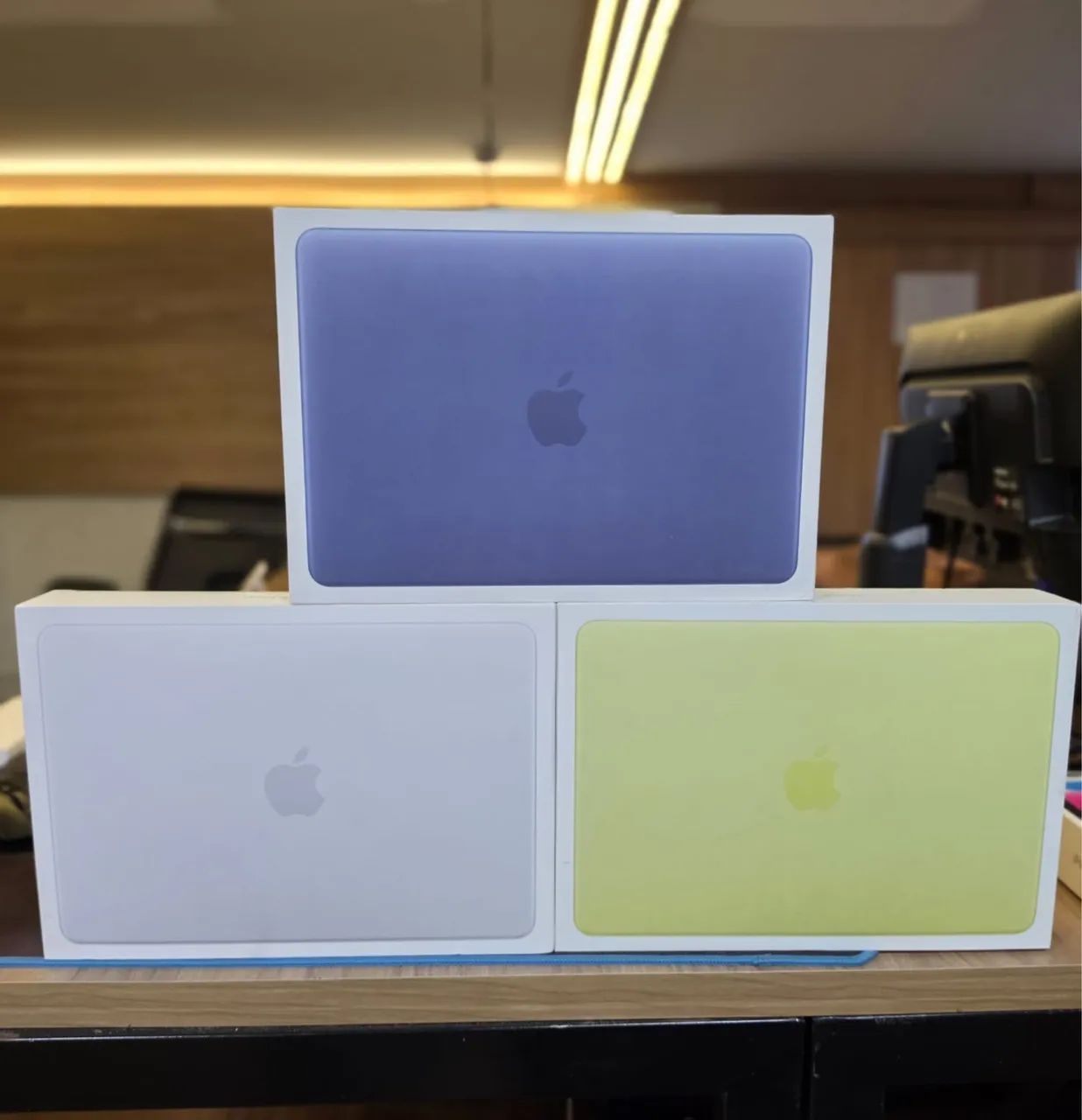 MacBook Neo インディゴ256GBです！ MacBook Neo, インディゴ, 256GBを購入 - Apple（日本）