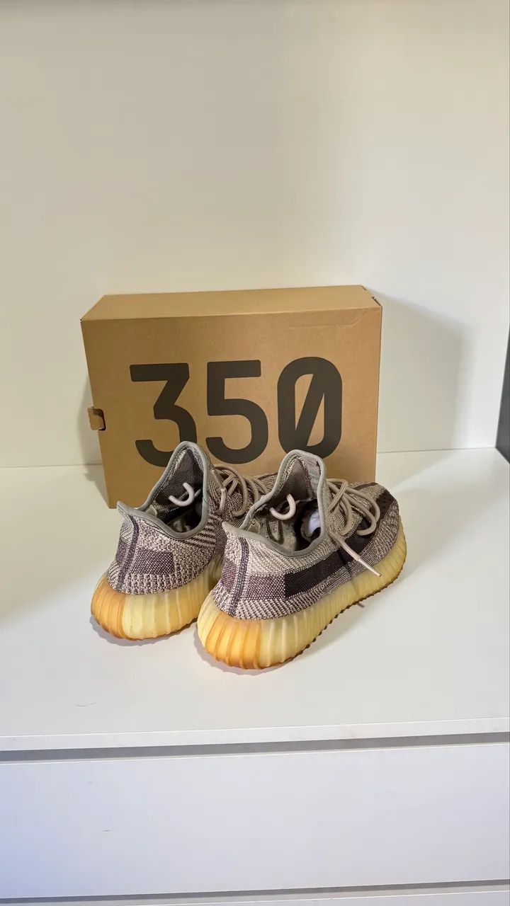 YeezyBoost 350 V2 