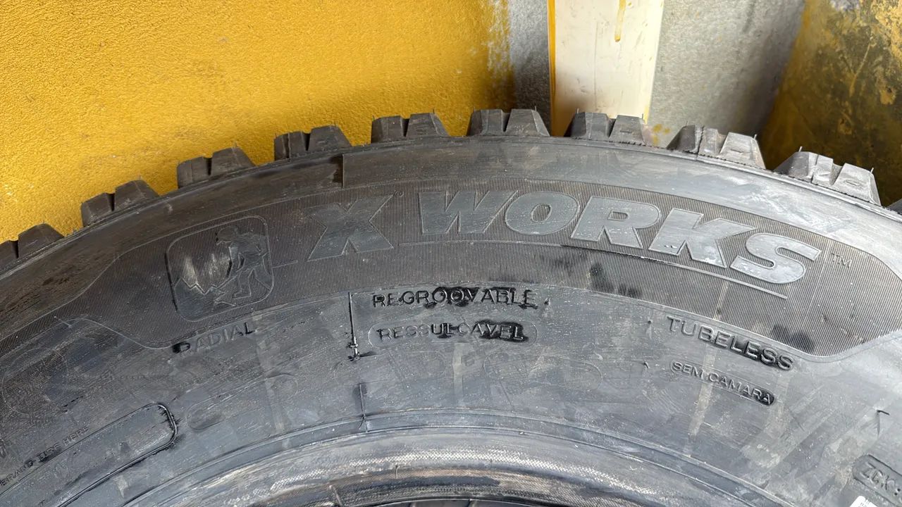 Pneu Michelin 275 borrachudo - Foto 3