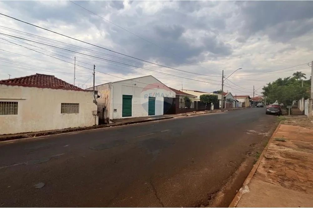 Ponto Comercial Para Locação, Com Cinco Cômodos no Centro em Ituiutaba-MG. - Foto 5