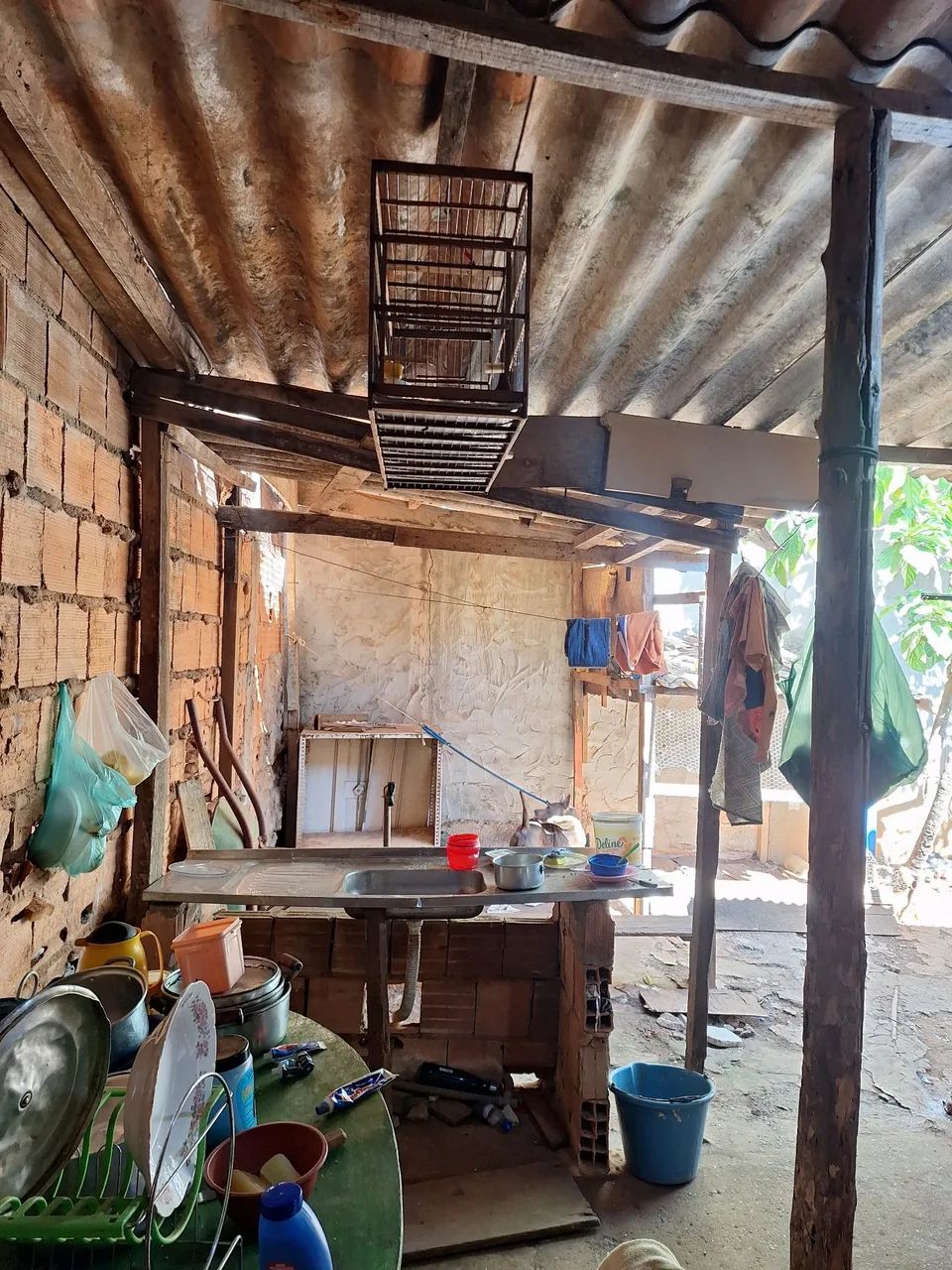 Vendo um lote com alguns cômodos construídos - Foto 3