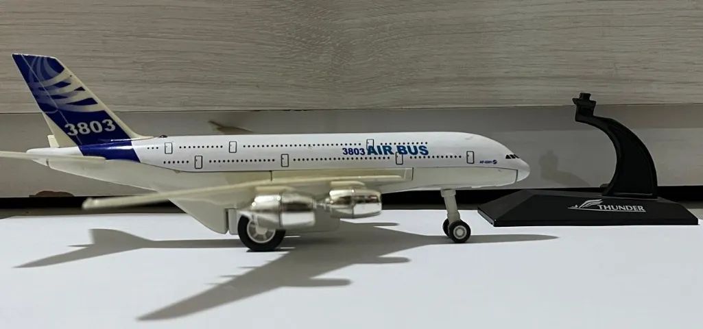 Avião miniatura