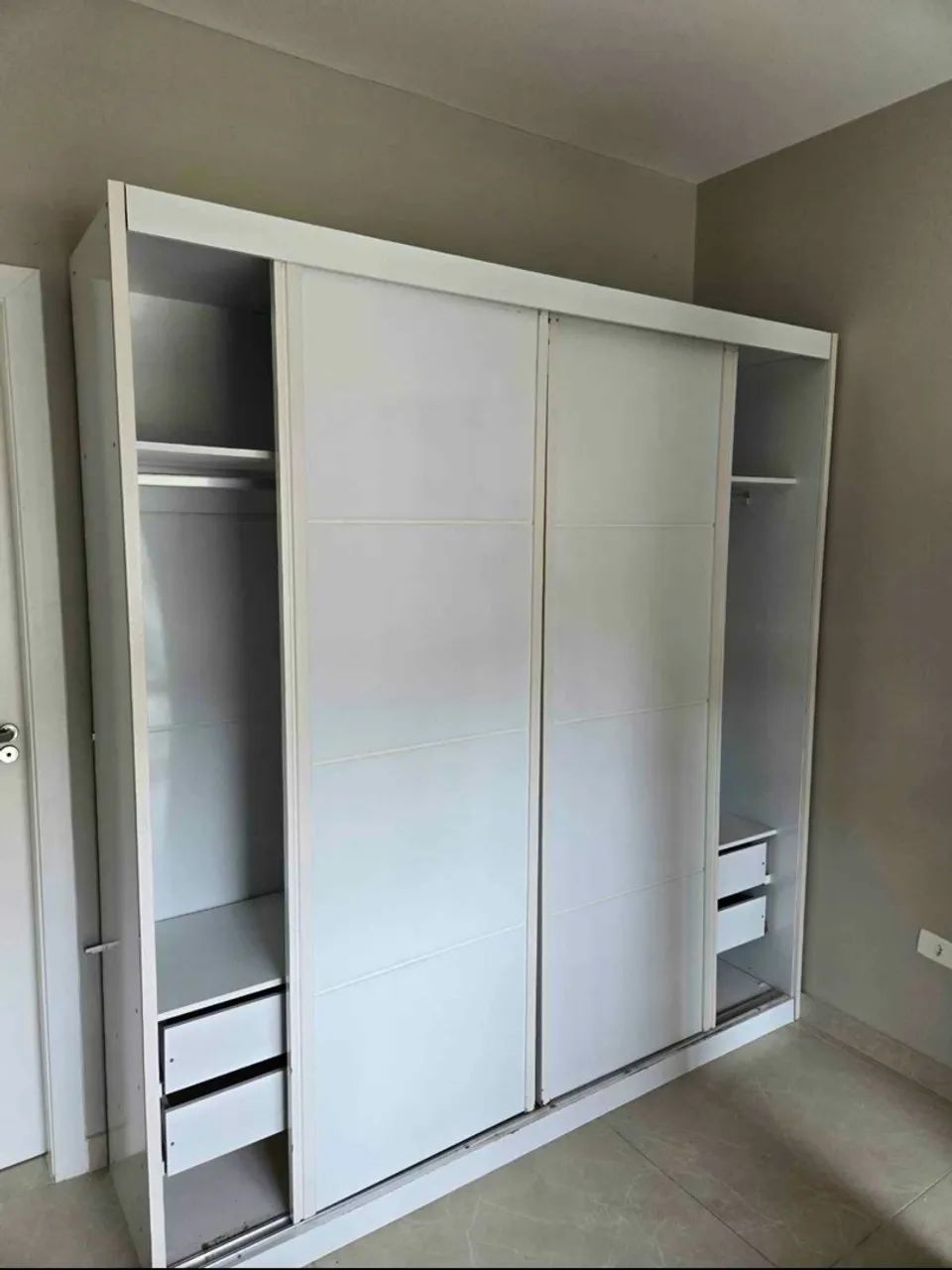 Doando Guarda roupa branco  - Foto 2