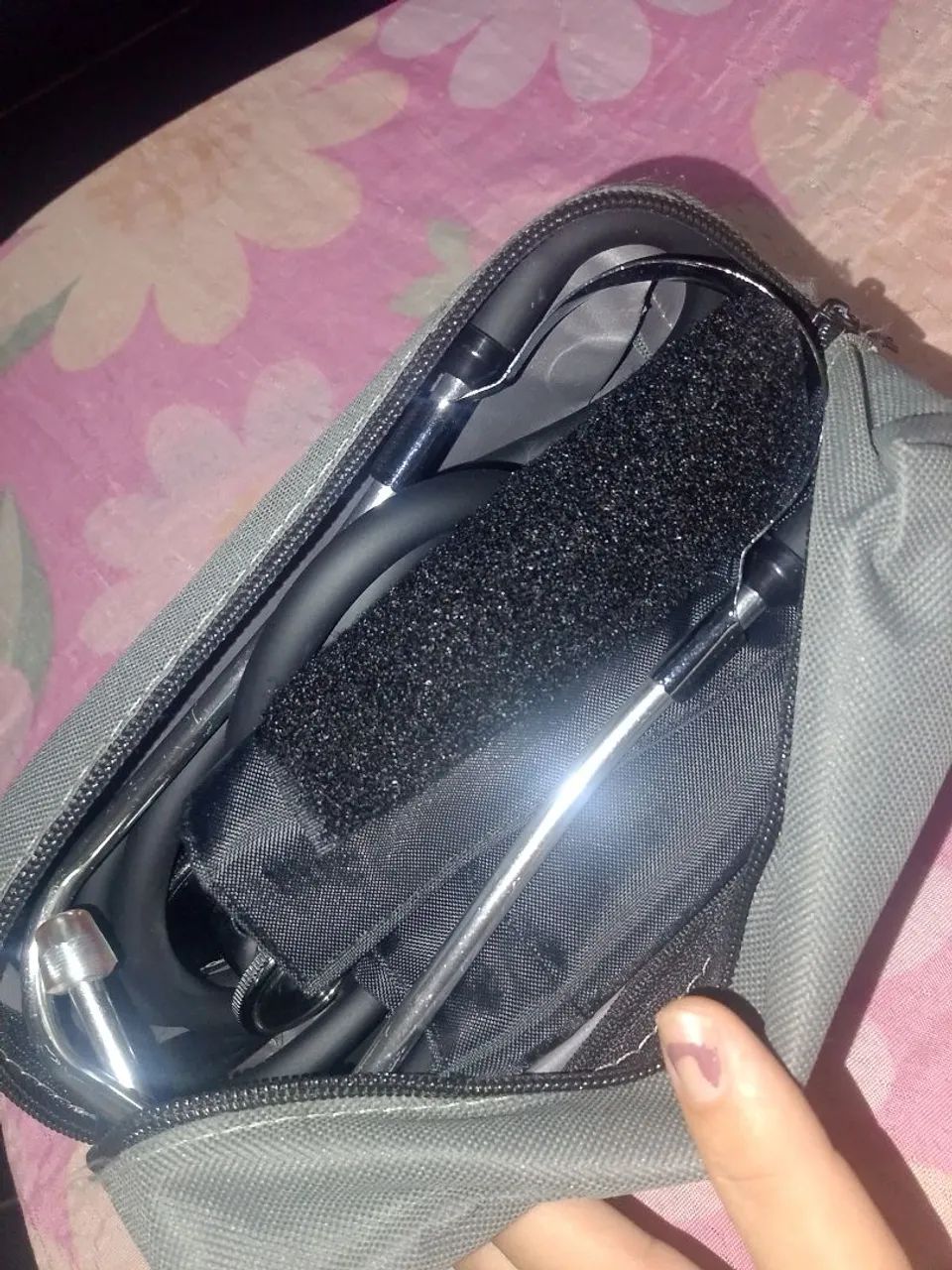 Kit de estetoscópio e esfigmomanômetro. - Foto 2