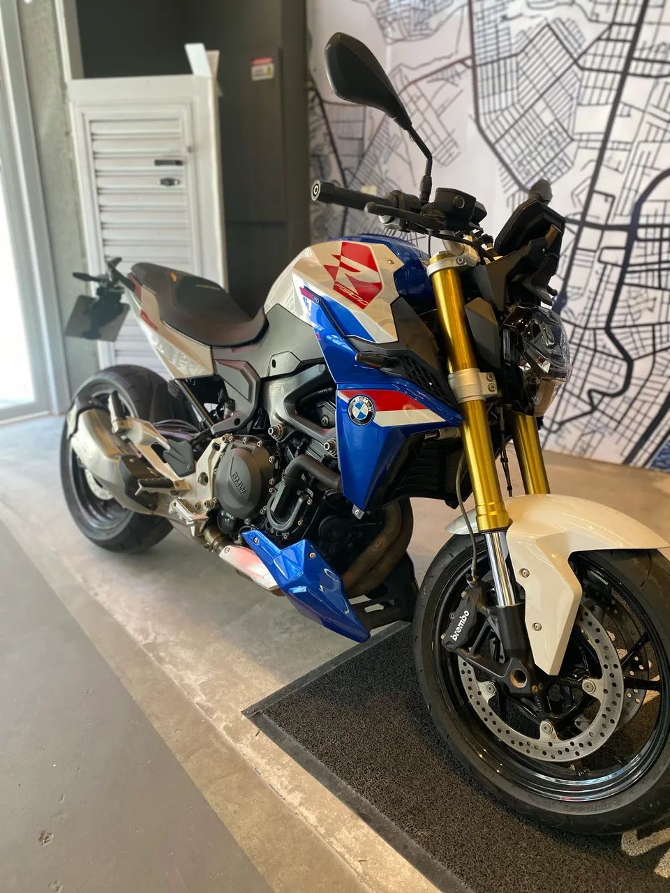 BMW F 900 Plus 