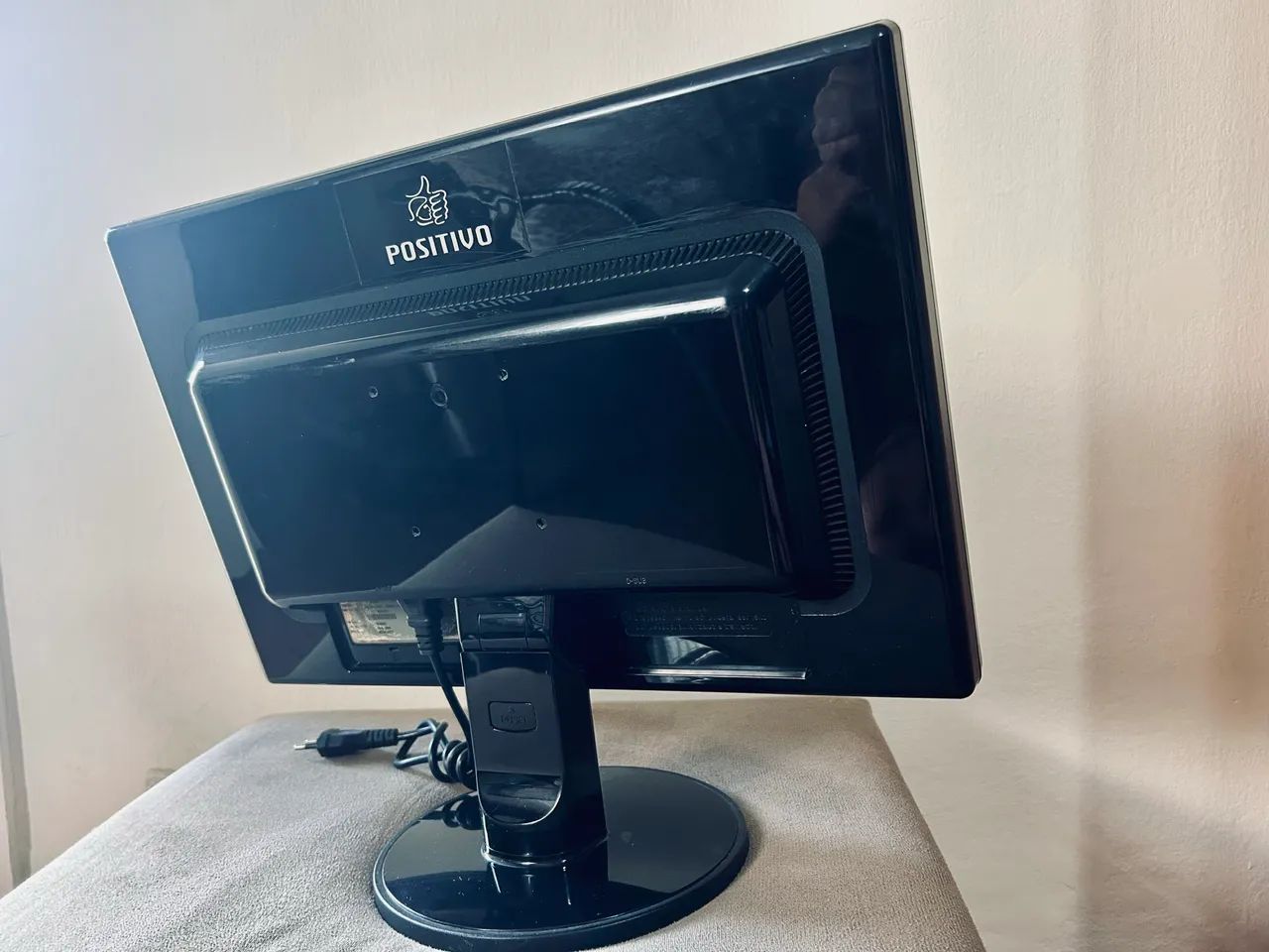 Monitor LCD 19 Polegadas Positivo Conecção VGA403064787168798724