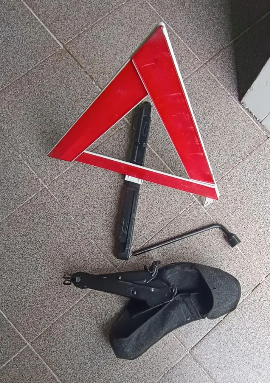 CHAVE DE RODA, MACACO E TRIANGULO - Foto 5