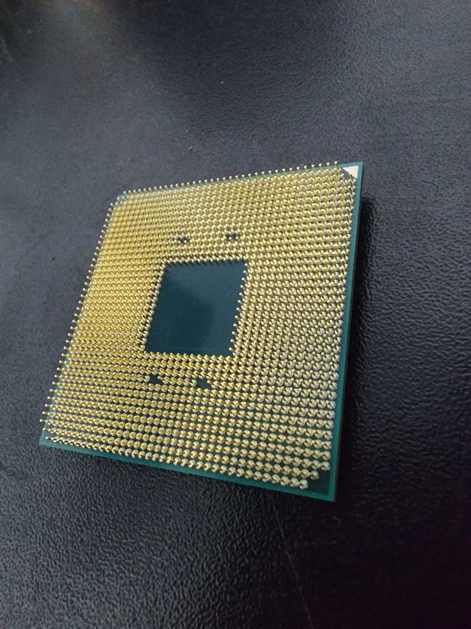 Ryzen 2 Pro 2200G - Foto 2