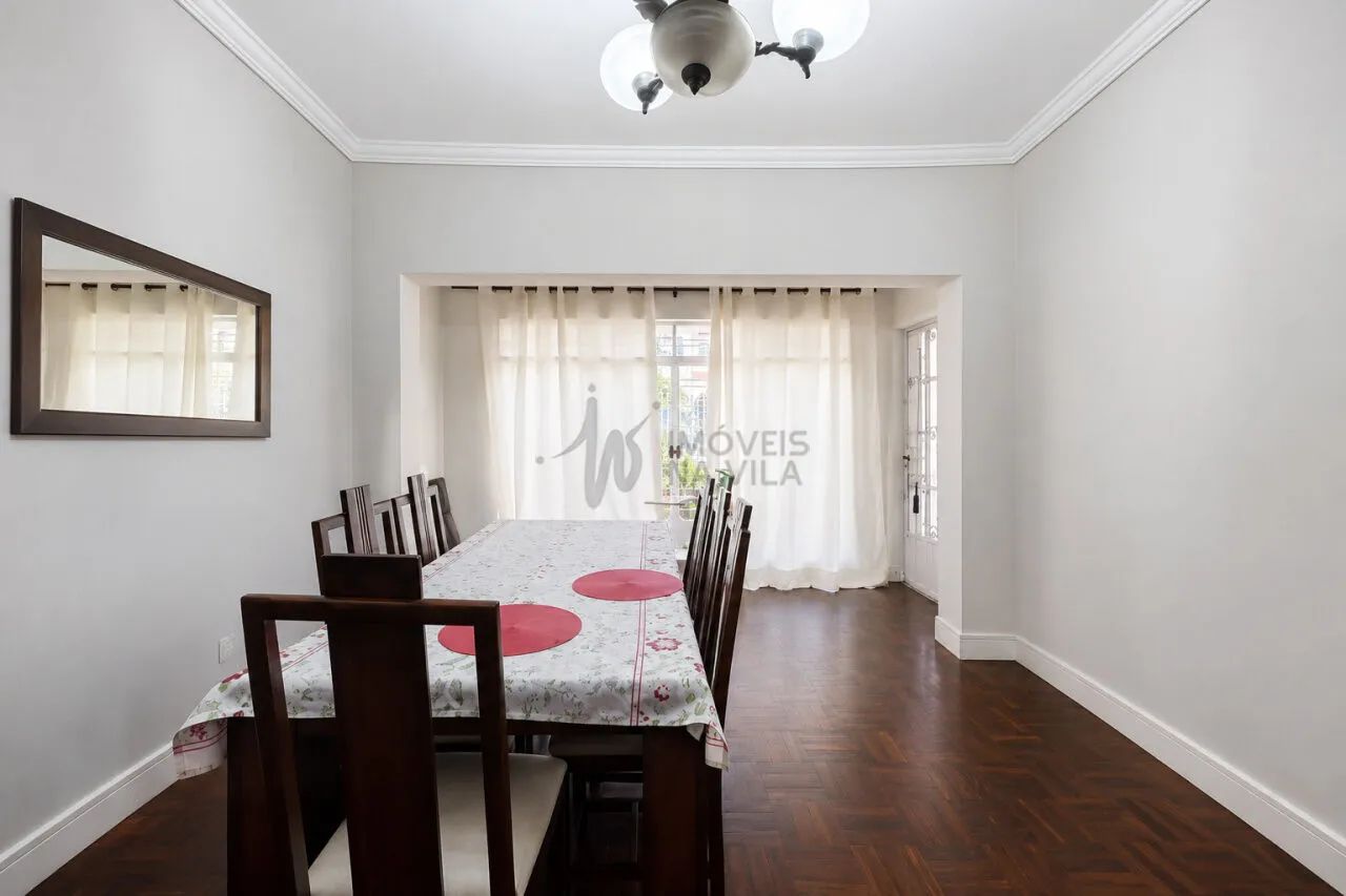 Casa com 210m², edícula e arquitetura dos anos 60 - Foto 3