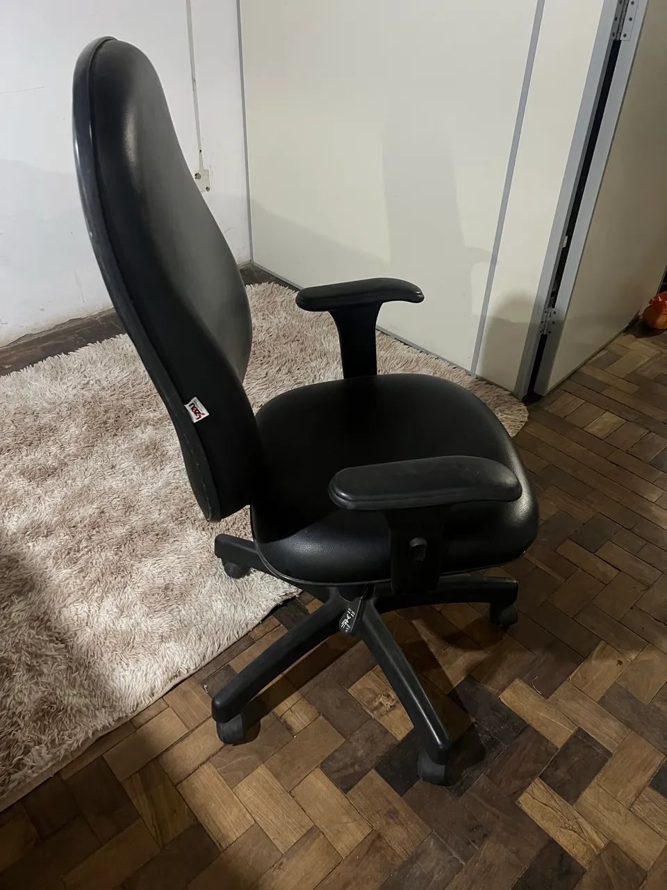 Cadeira de rodinhas encosto alto - Foto 2