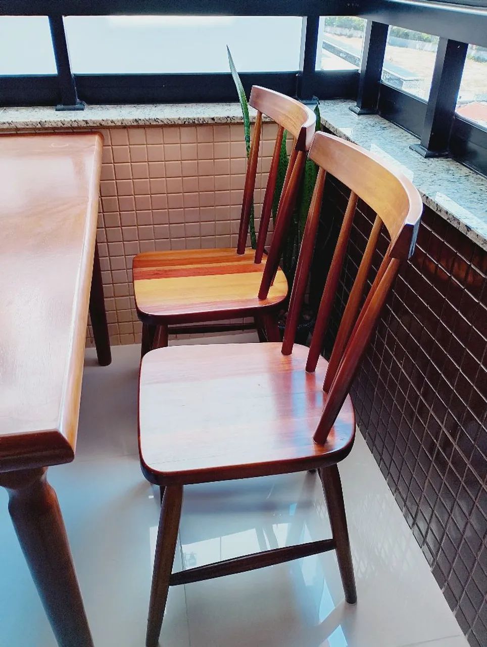 Vendo jogo mesa 4 cadeiras para varanda  - Foto 3