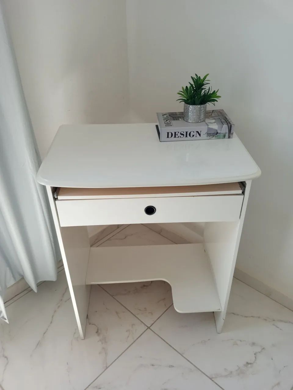 Mesa de Computador branca 