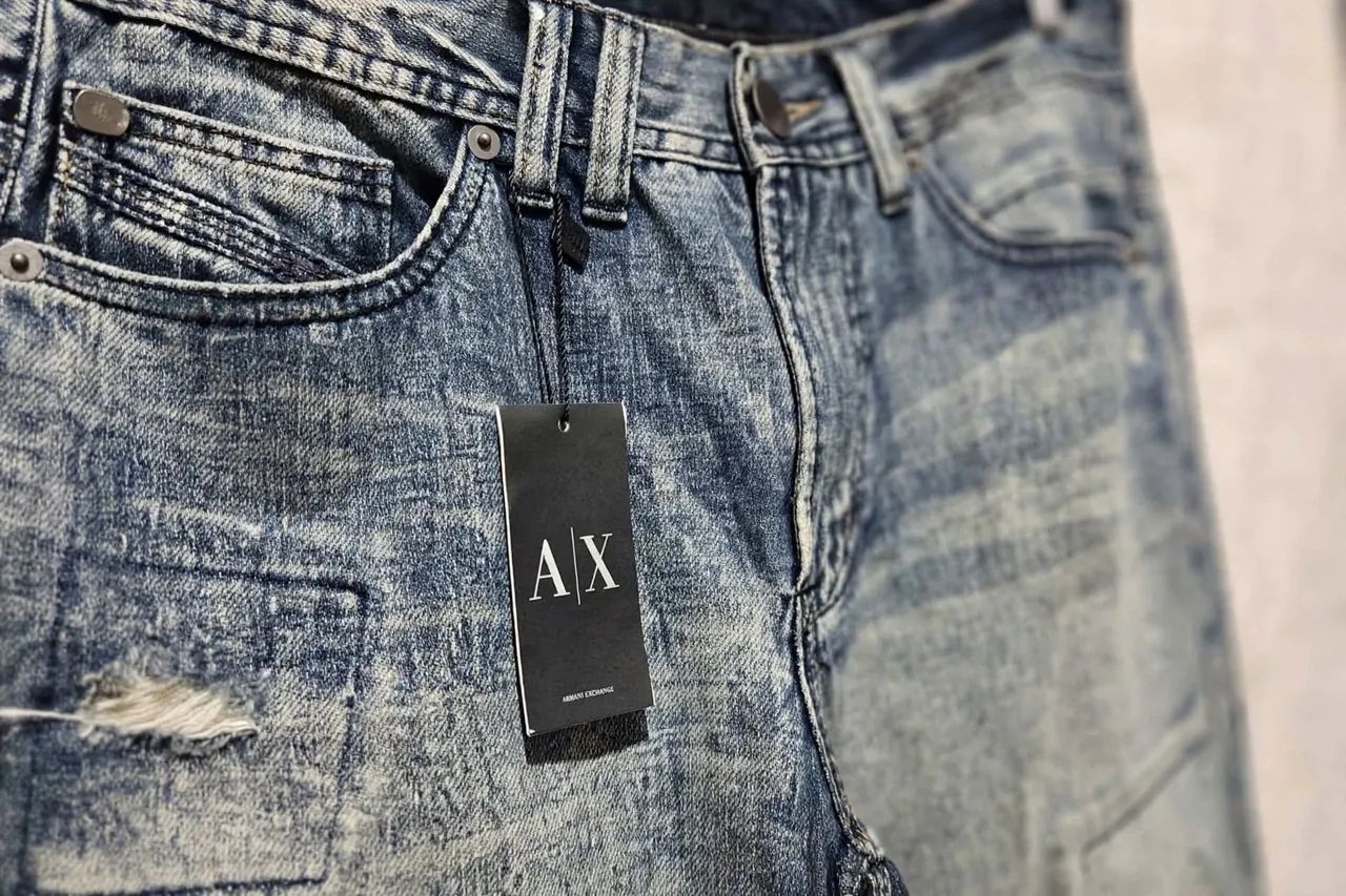 Calça Jeans Armani Exchange Baggy Wide Leg Destroyed - Tam 44