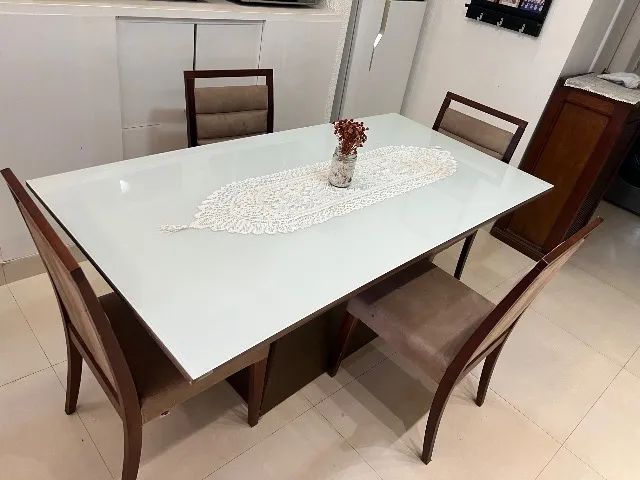 Mesa de Jantar Tampo de vidro  6 Lugar Com 4 Cadeiras 