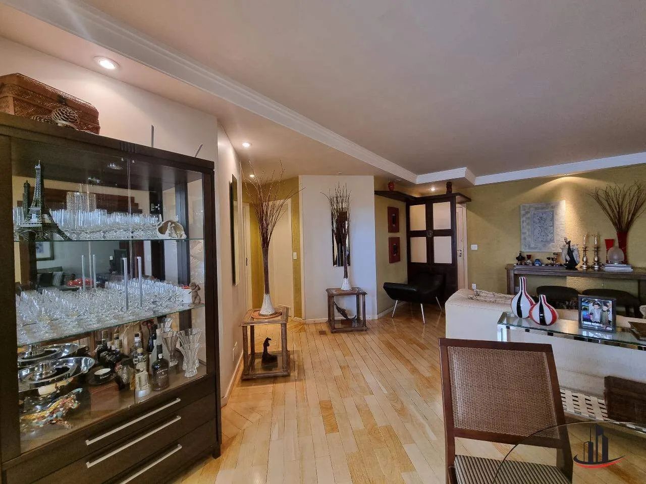 Apartamento de 3 quartos sendo 1 suíte, próximo ao centro e Praça Shopping - oferece amplo - Foto 3