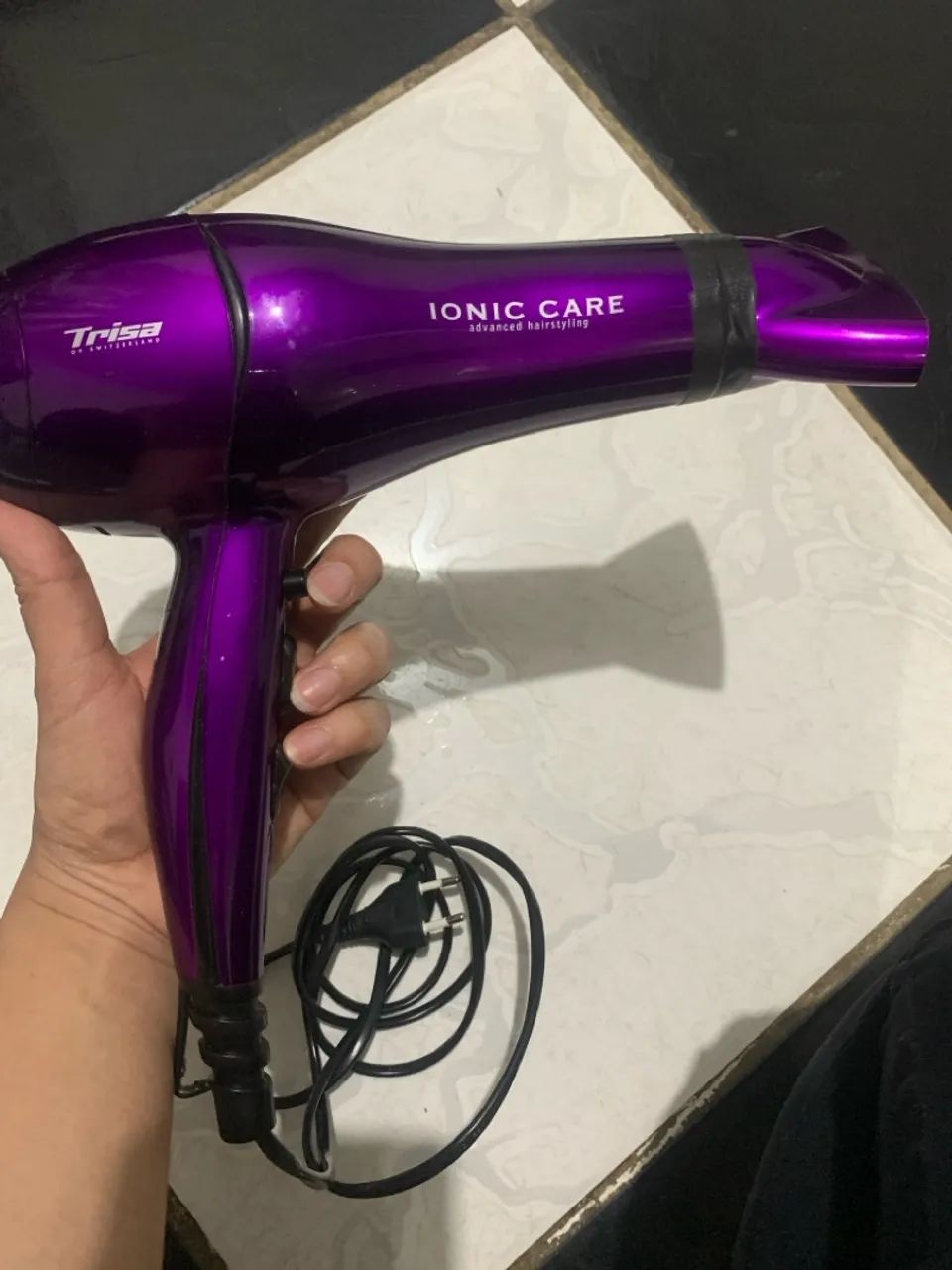Secador de cabelo iônico café TRISA2000w  voltagem 220v