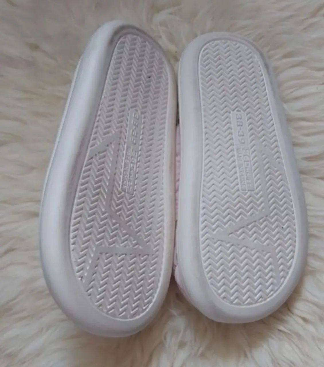 Novo chinelo com pelo 38 - Foto 5
