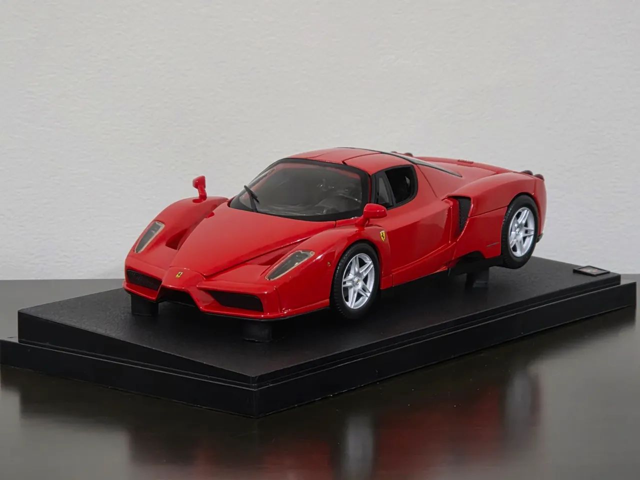 Minuatura Ferrari Enzo 1/18 Hotwheels - Foto 2