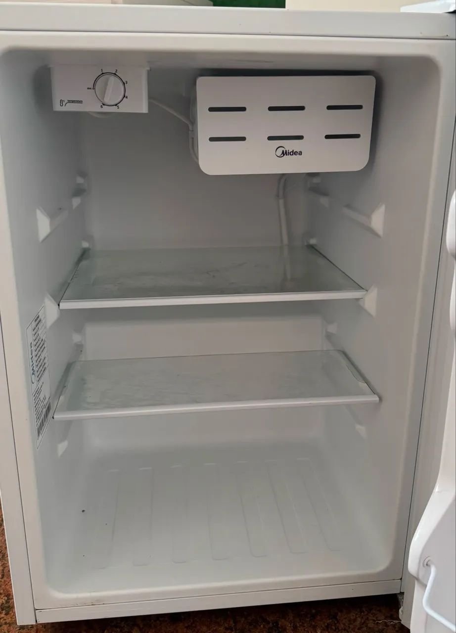Frigobar Midea 67L Branco 220V - Foto 3