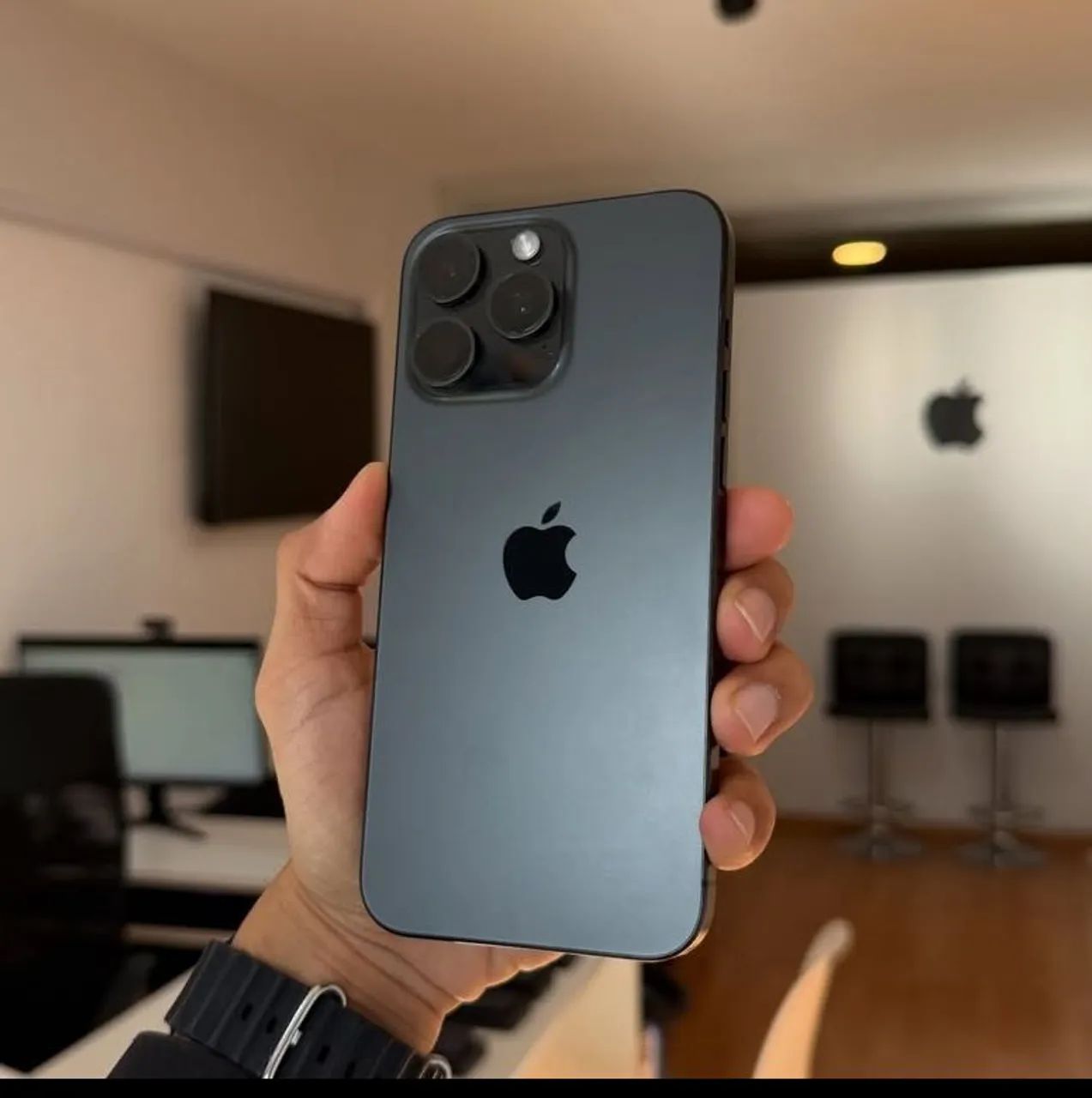 iPhone 15 pro Max 256gb - 12 meses de garantia 