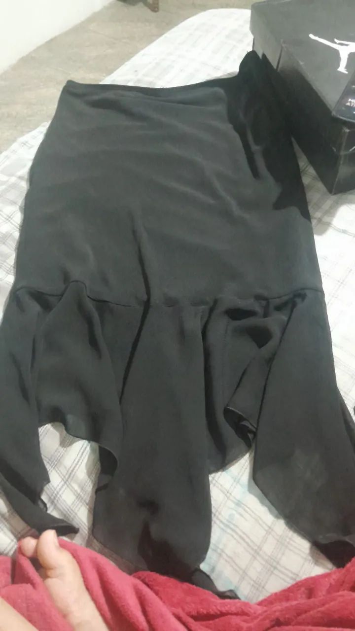 Saia preta com babado 