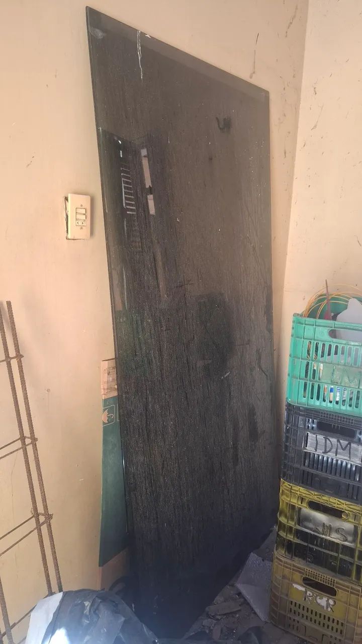2 porta de vidro de corre.